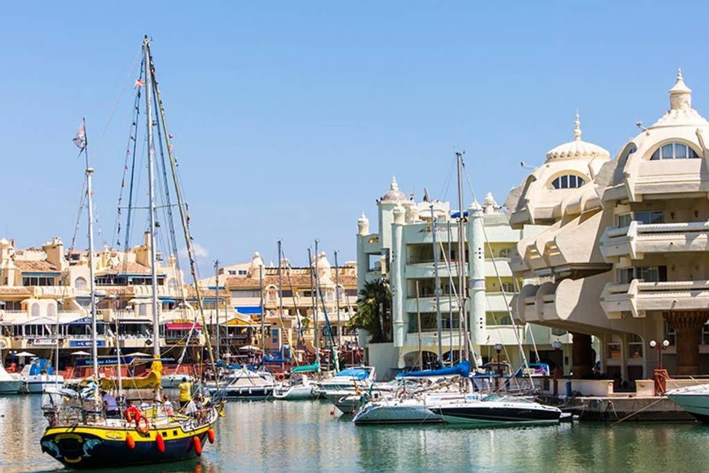 Apartamento Junto Al Mar En Puerto Marina Apartment เบนัลมาเดนา ภายนอก รูปภาพ