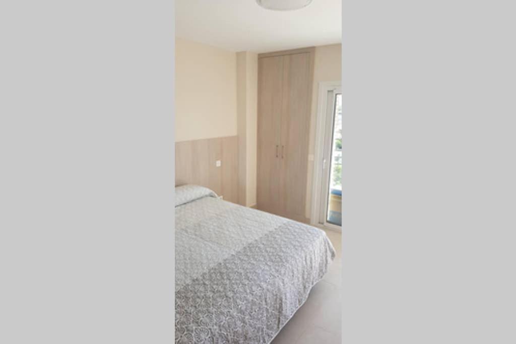 Apartamento Junto Al Mar En Puerto Marina Apartment เบนัลมาเดนา ภายนอก รูปภาพ
